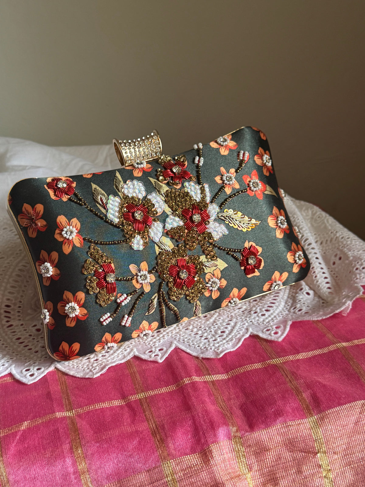 Handmade Beaded box clutch bag, beaded clutch, evening party bag with string, Gift for her, Bridal wedding bag