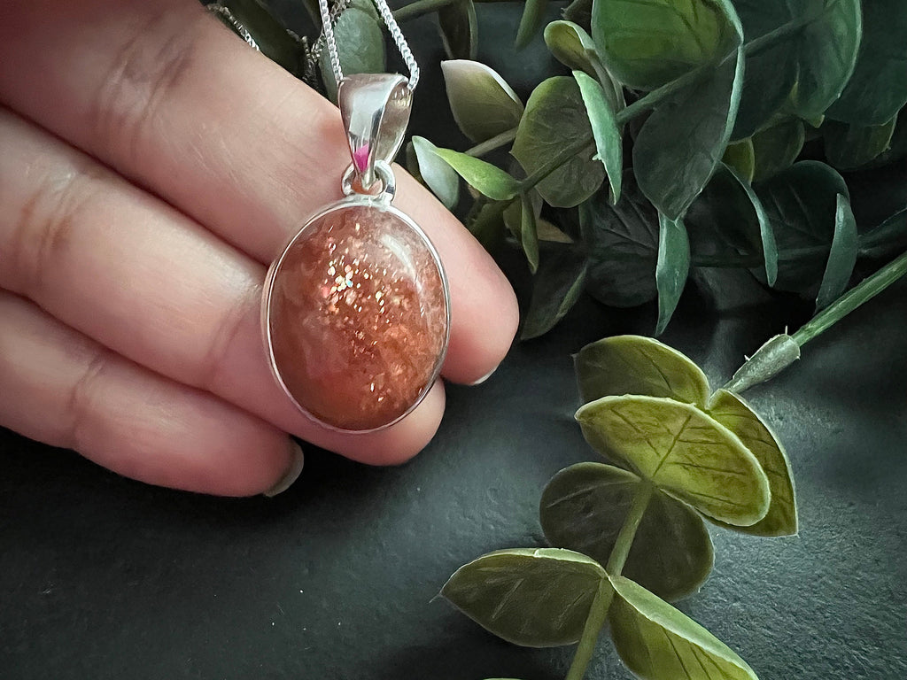 Sunstone pendant , gifts for her, layering necklace, 925 sterling silver , natural stone pendant