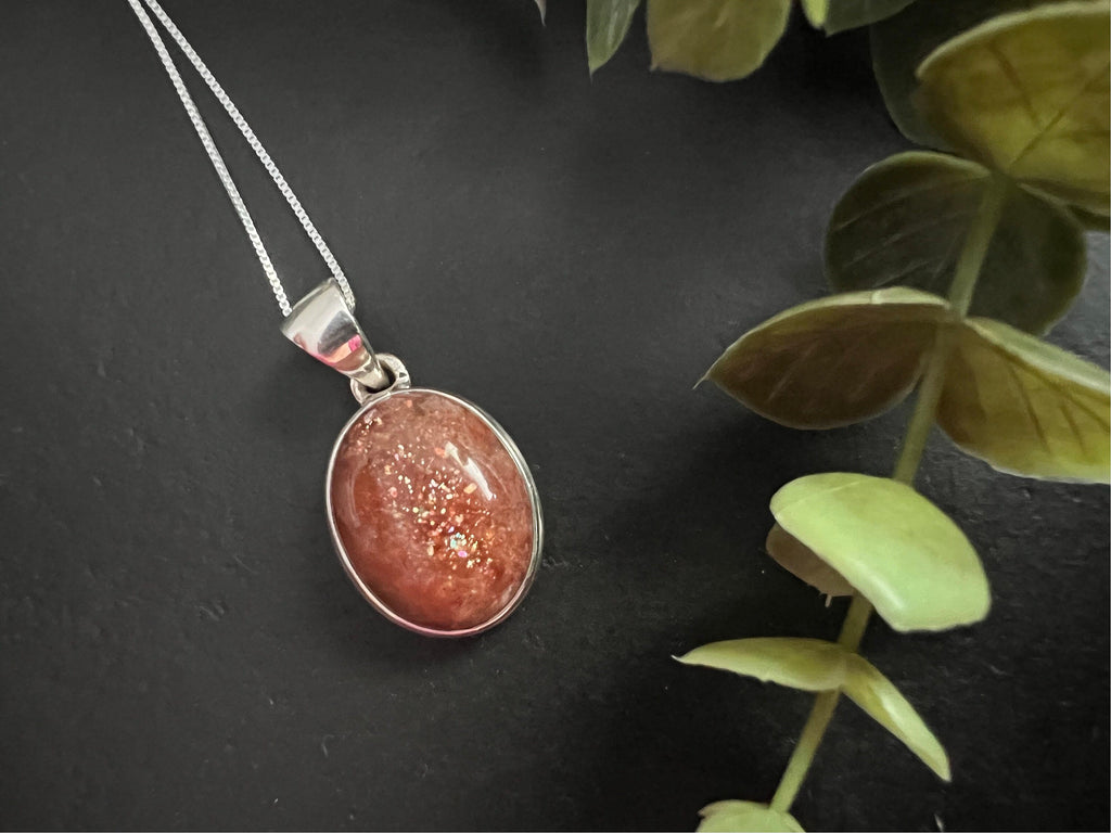 Sunstone pendant , gifts for her, layering necklace, 925 sterling silver , natural stone pendant