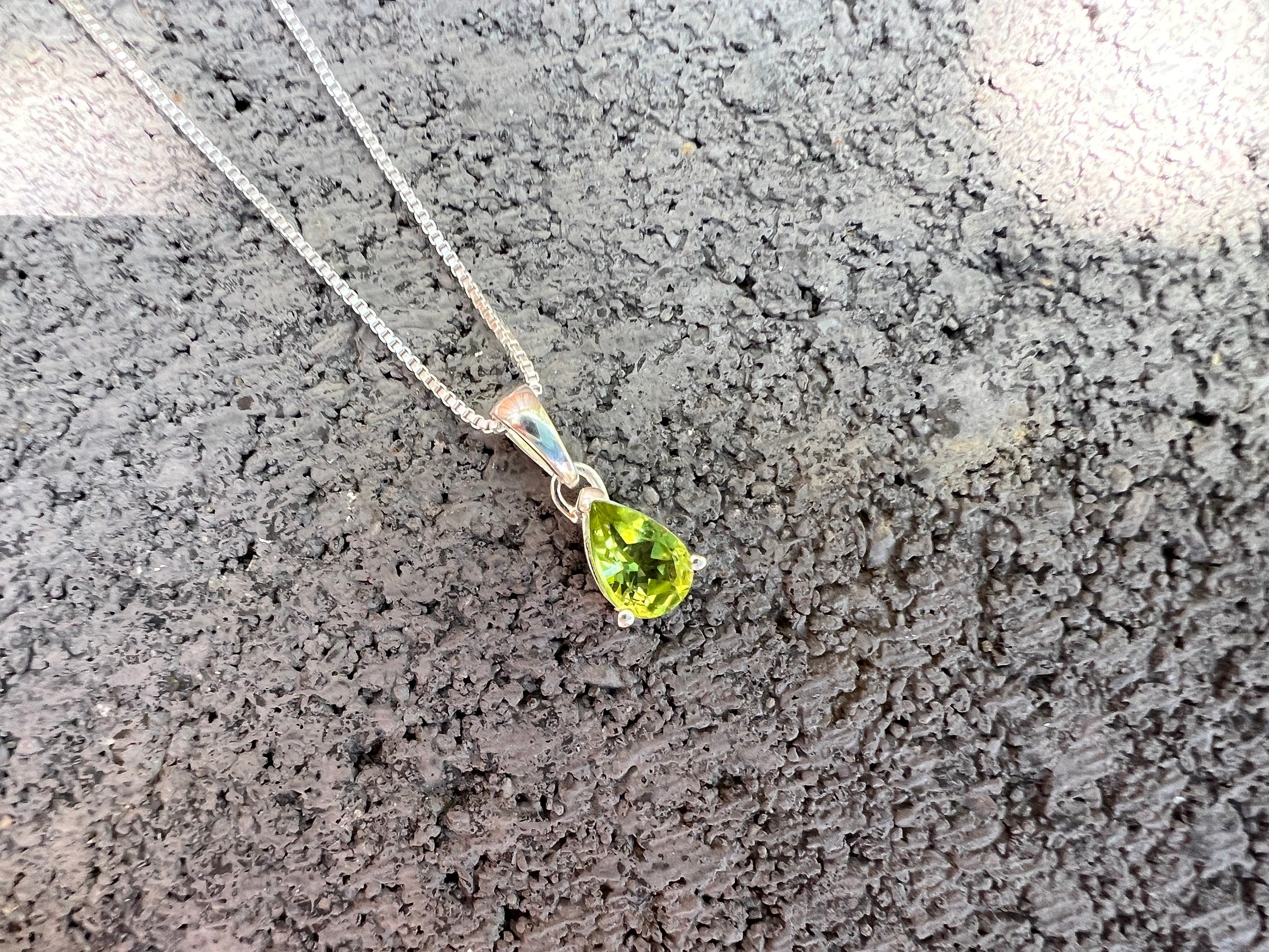 Anxiety relief necklace | Healing crystal necklace | Stress Crystal Jewelry | Meditation jewelry | Panic attack crystal | spiritual amulet
