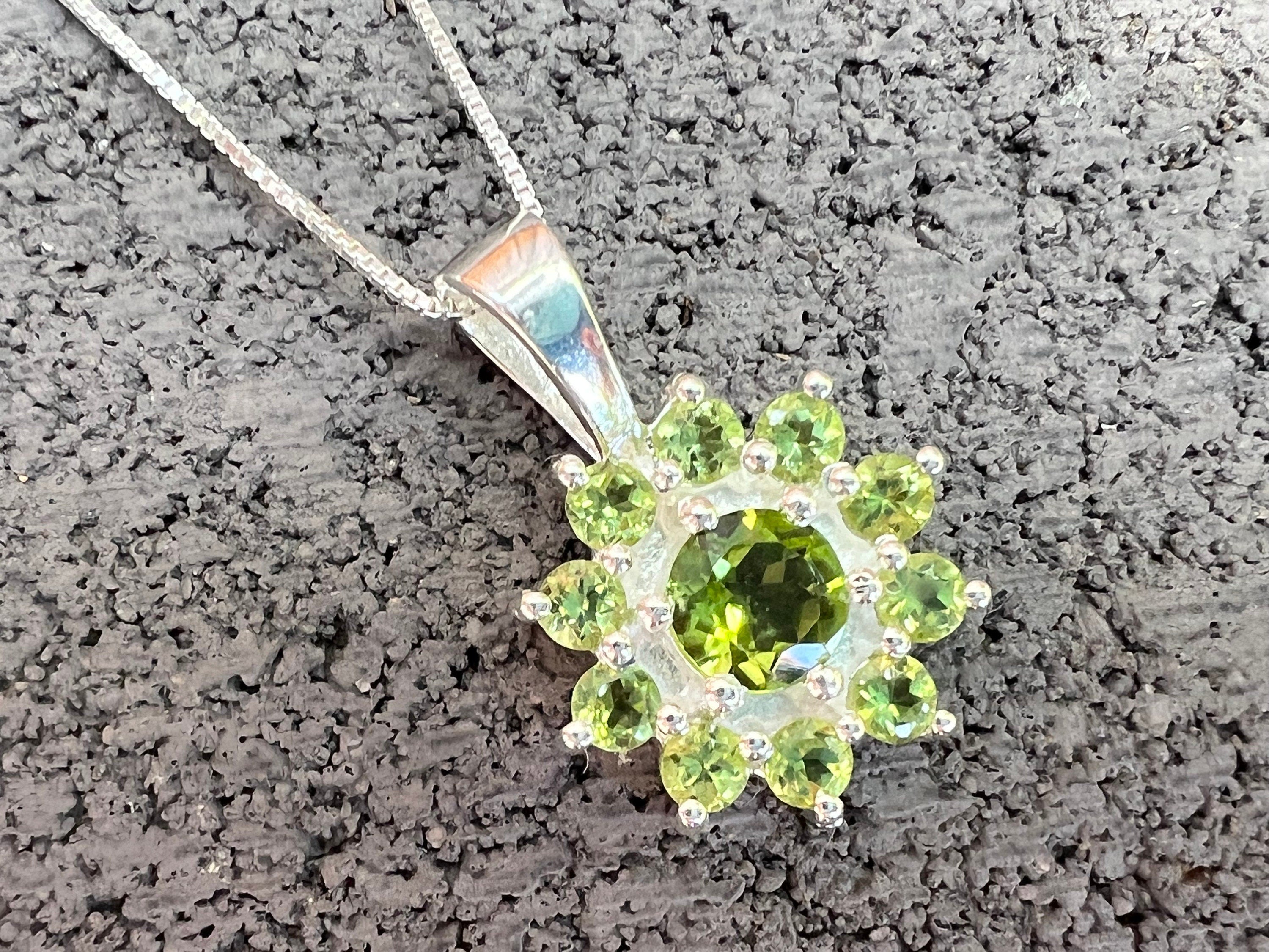 Peridot necklace - 925 sterling silver - healing crystal - authentic peridot crystal - gemstone pendant - august birthstone