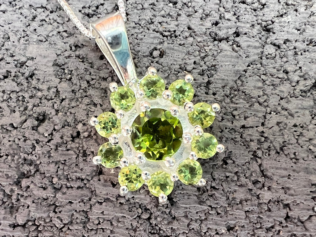 Peridot necklace - 925 sterling silver - healing crystal - authentic peridot crystal - gemstone pendant - august birthstone