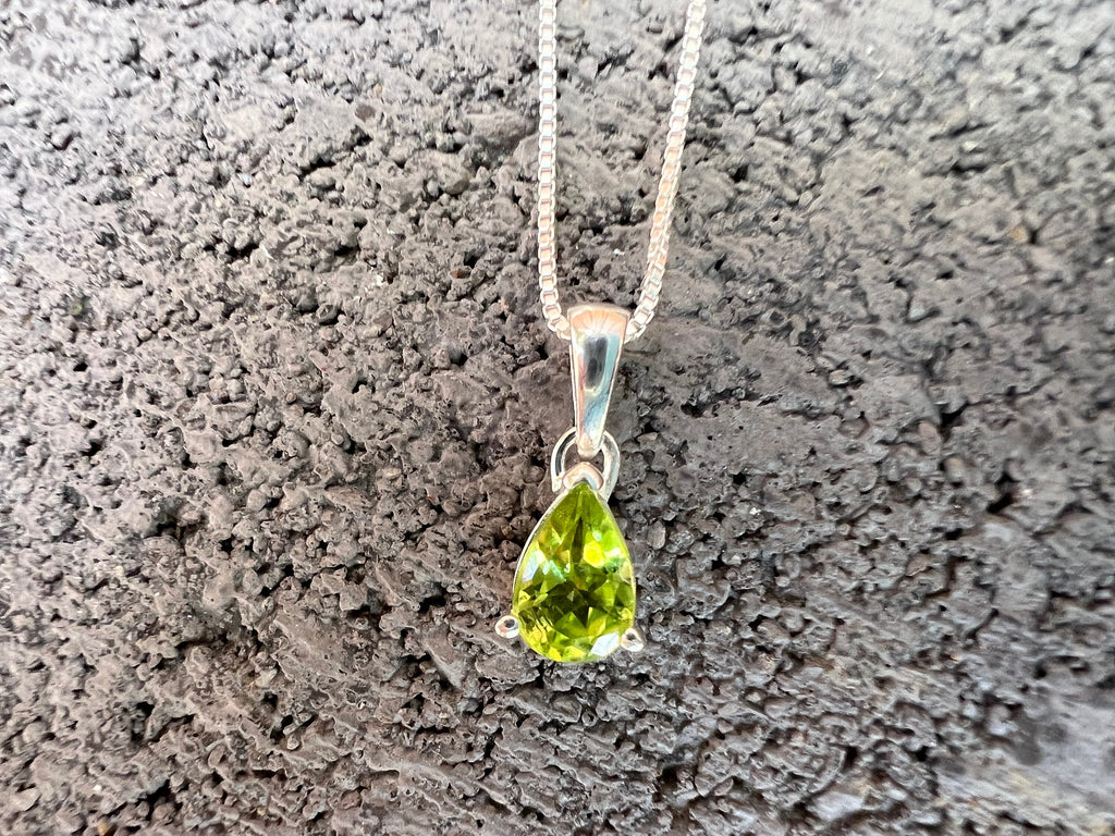 Anxiety relief necklace | Healing crystal necklace | Stress Crystal Jewelry | Meditation jewelry | Panic attack crystal | spiritual amulet